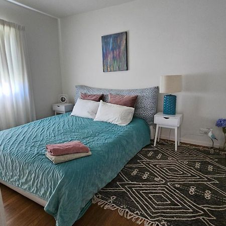 This Fabulous, Single-Level 3 Plus 1 Small Room With Folding Sofa Home Auckland Eksteriør bilde