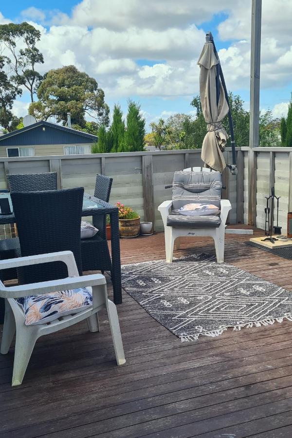 This Fabulous, Single-Level 3 Plus 1 Small Room With Folding Sofa Home Auckland Eksteriør bilde