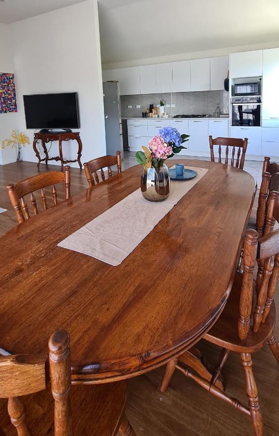 This Fabulous, Single-Level 3 Plus 1 Small Room With Folding Sofa Home Auckland Eksteriør bilde